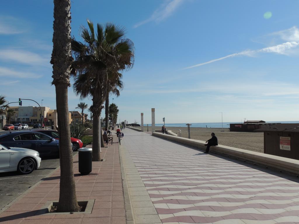 The optical illusion pavement that rolled like waves when you walked on it (and stared at it...)