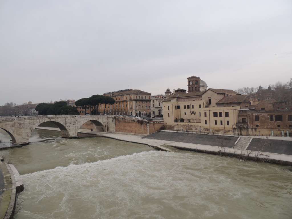 Tiber river on the way to Isola