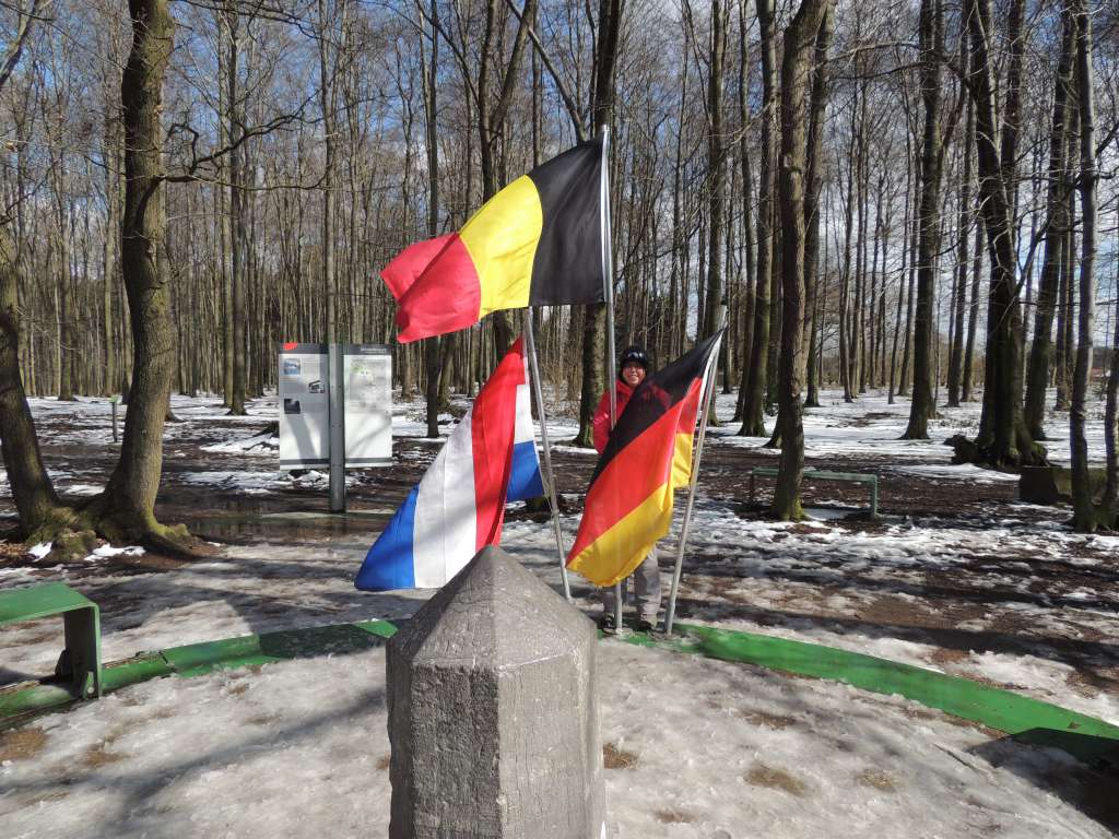 Three country border point