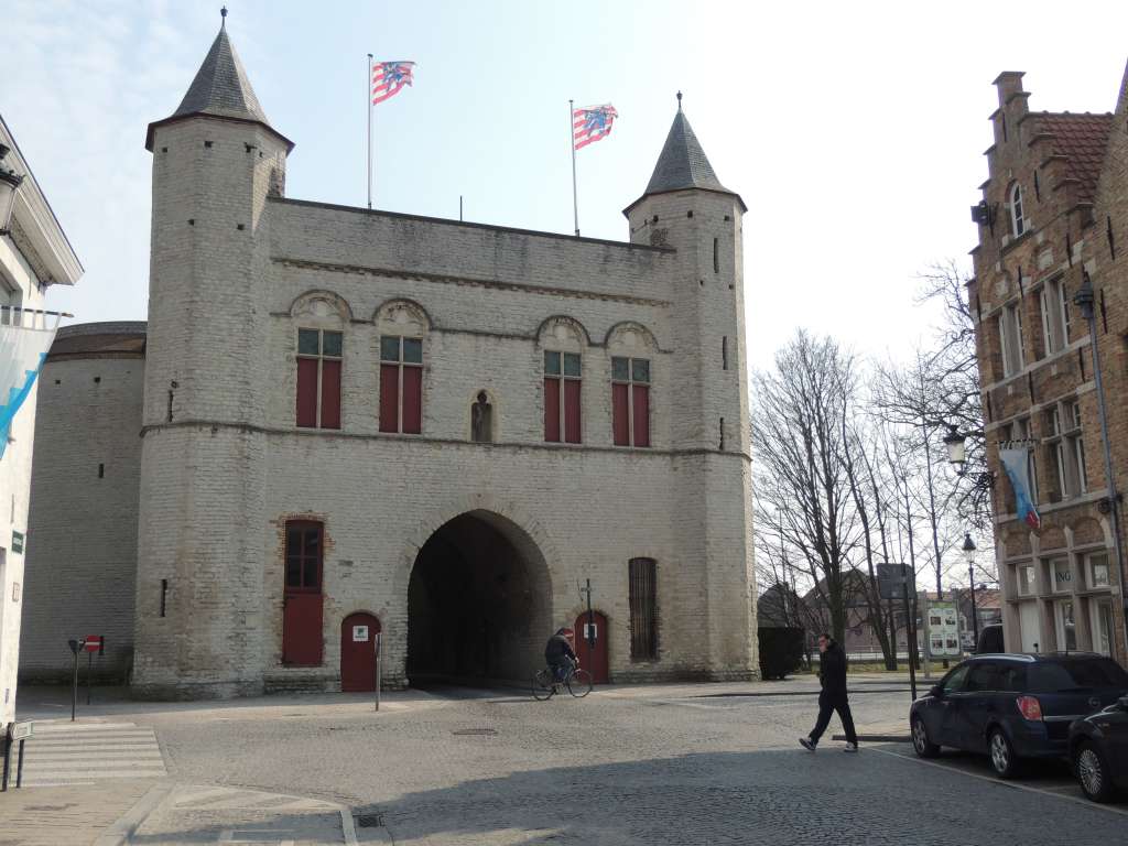 Port tower entering the Brugges old city