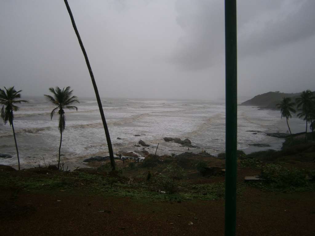 The rough monsoonal Vagator beach