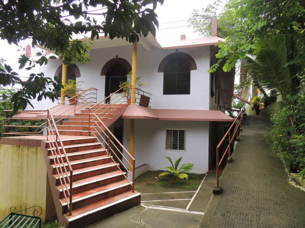 The dining hall and twin rooms with shared bathrooms. Our room was the one directly in front under the dining hall.