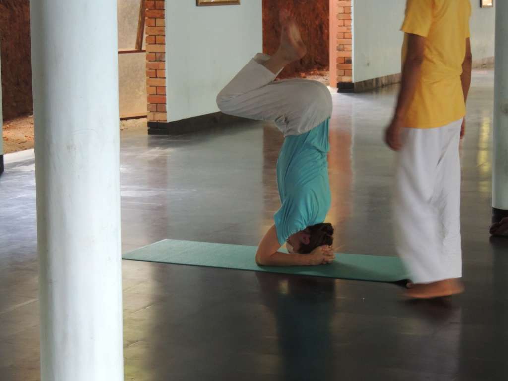 Half head stand